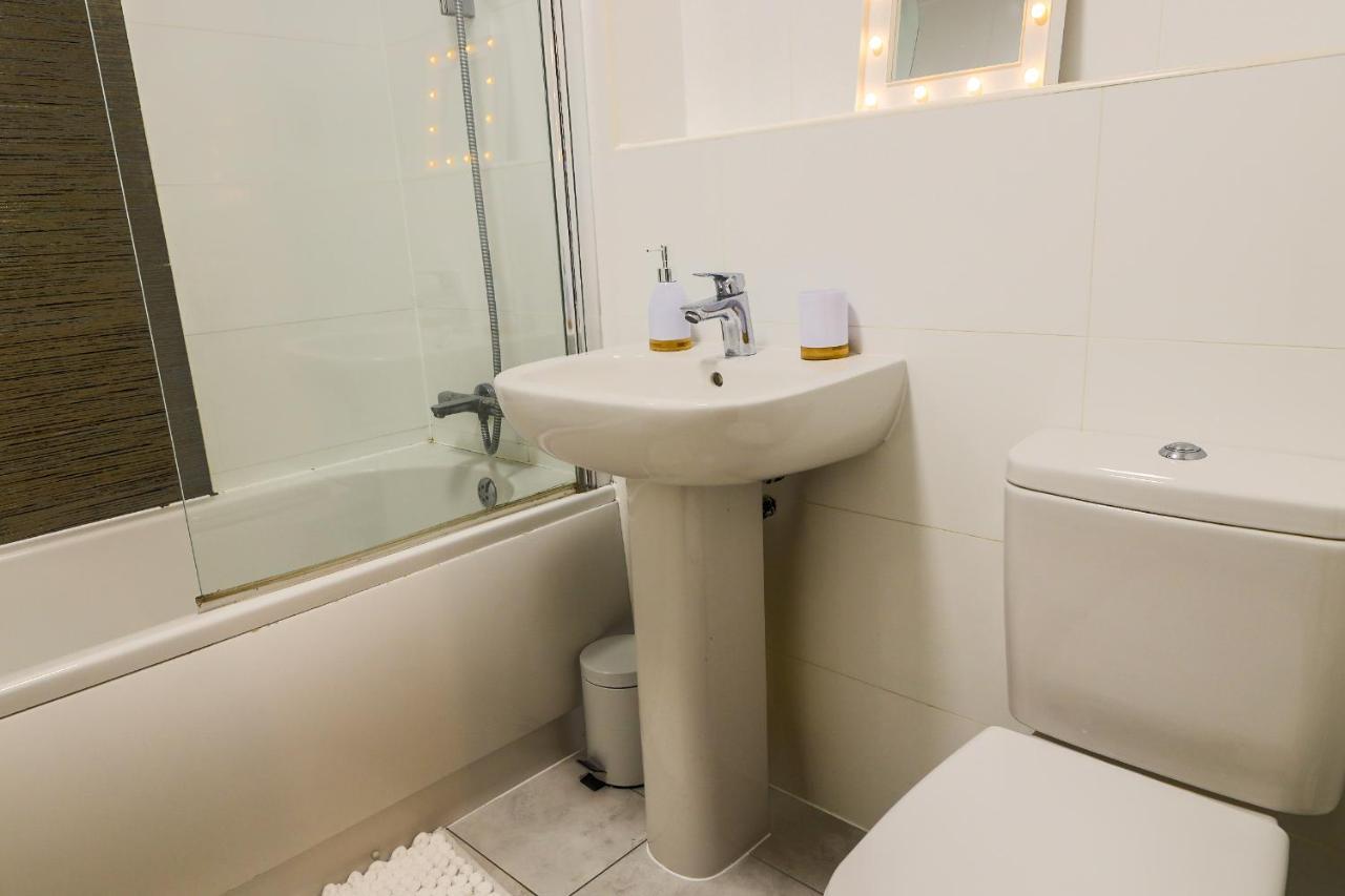 דרבי Comfort Apartments - Ideal For Contractors מראה חיצוני תמונה