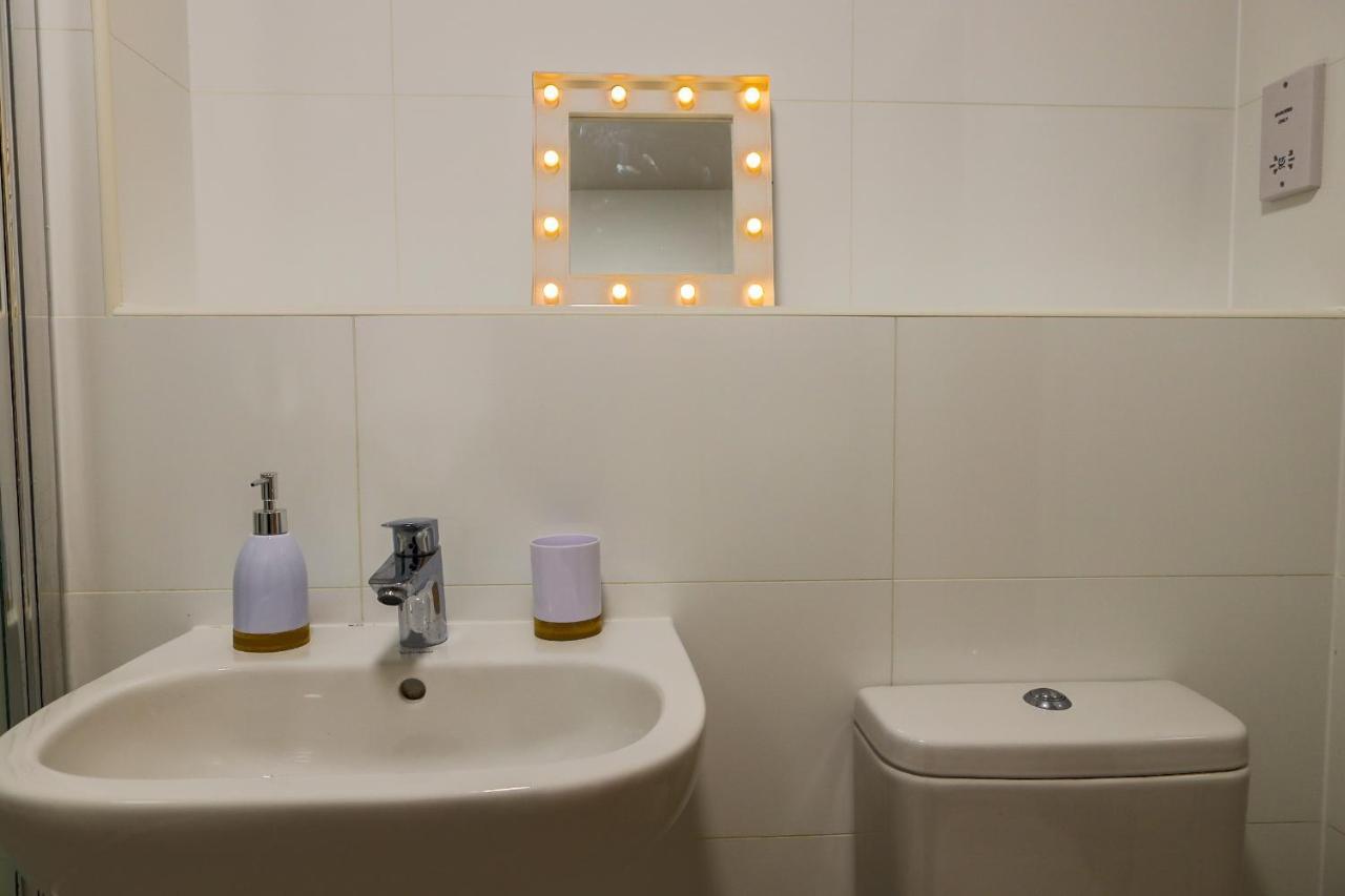 דרבי Comfort Apartments - Ideal For Contractors מראה חיצוני תמונה